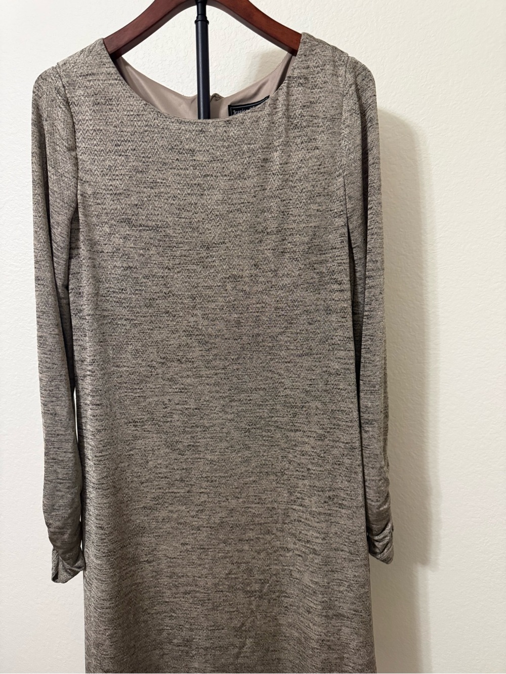 Jessica Howard Gold Metallic Long-Sleeve Shift Dress